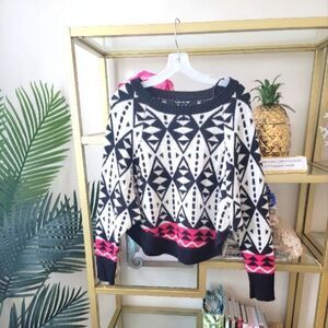 Cropped Black & white tribal print Sweater - Great condition - size small!
